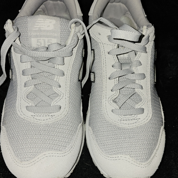 Womens New Balance - Picture 3 of 6